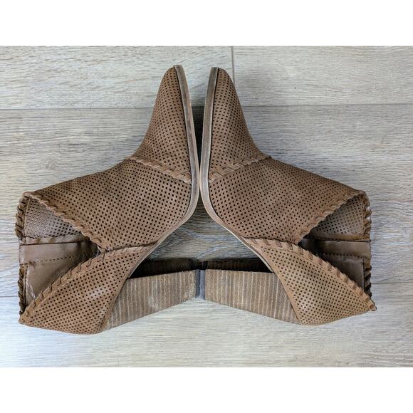 Vince Camuto Lamorna Suede Leather Bootie Sz 10 Brown Pointed Toe Cowgirl 4" - Picture 5 of 11